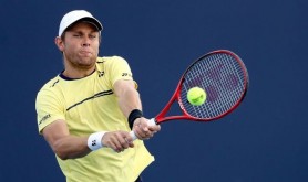 Radu Albot l-a eliminat din turneul ATP din Sofia pe Denis Șapovalov